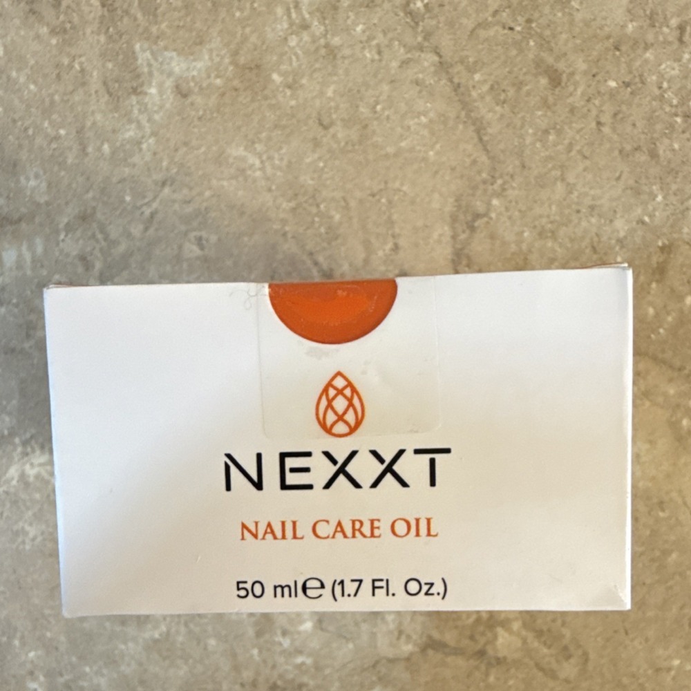 NEXXT Cuticle Nourishing Oil Blend of Oils & Vitamins 50 ml (1.7 fl oz)